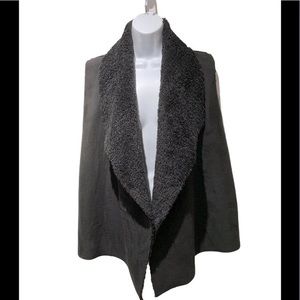 Chelsea & Theodore Open Front Faux Fur Car…